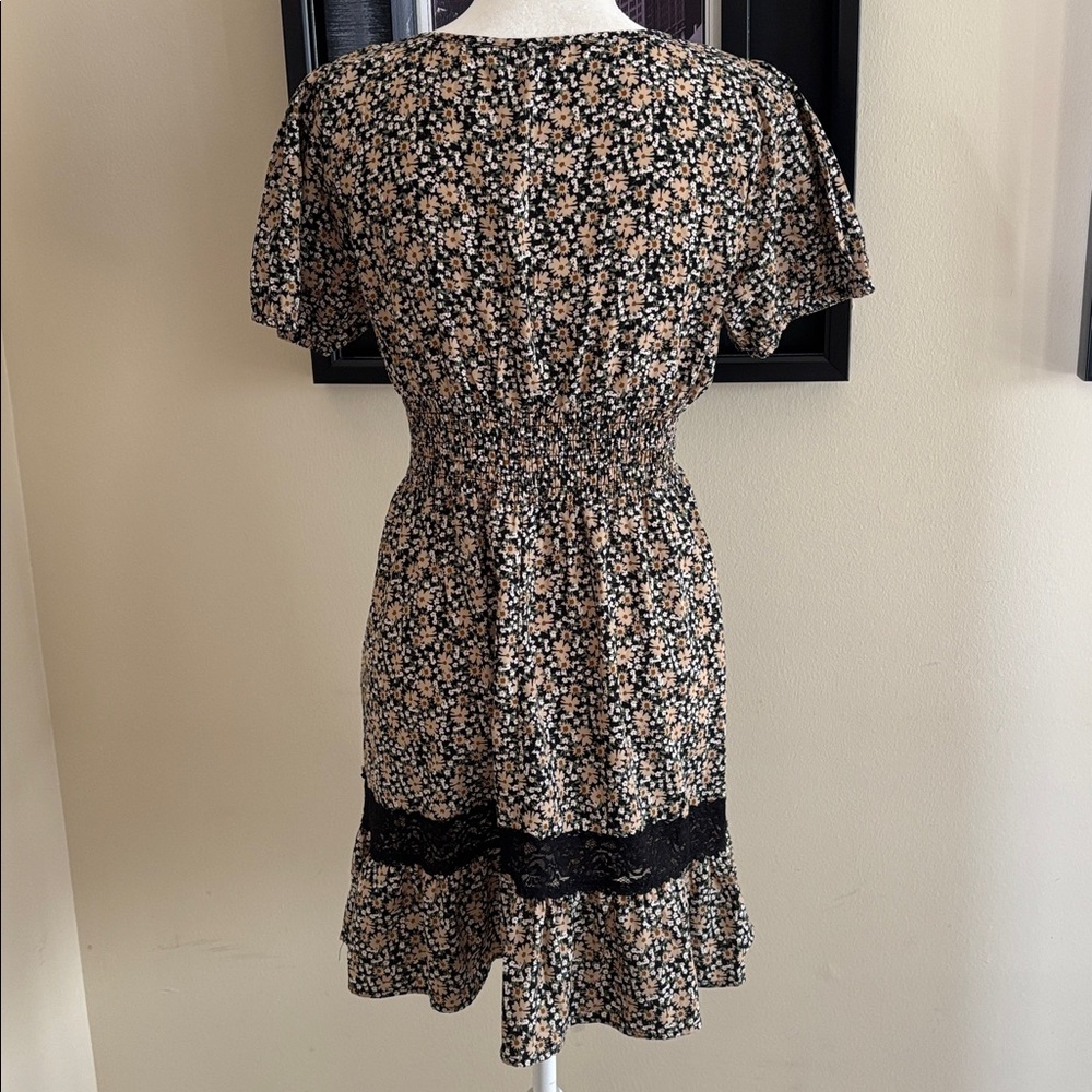 Floral Short Sleeve Floral Dress - Picture 4 of 12
